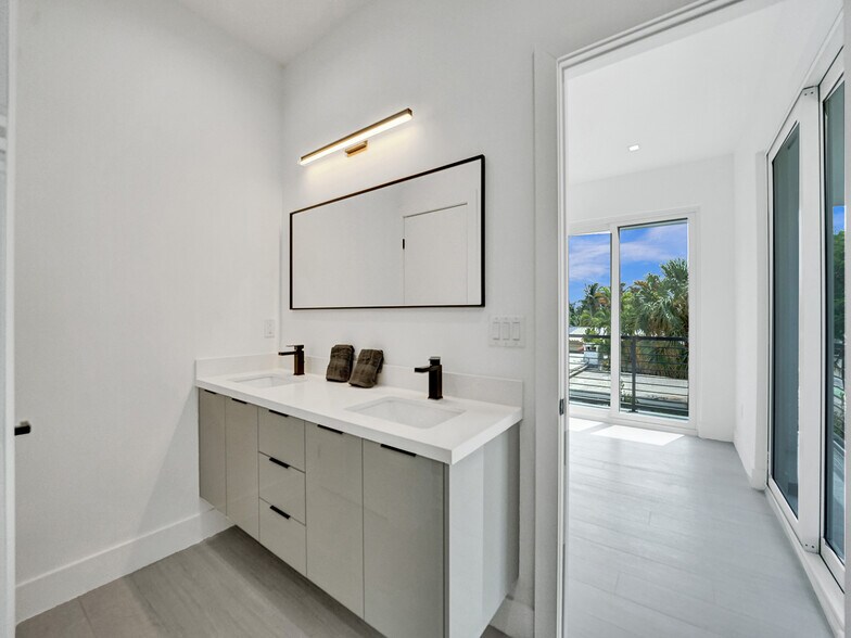 More Photos Of 1220-1226 NE 15th Ave, Fort Lauderdale Apartments For Sale