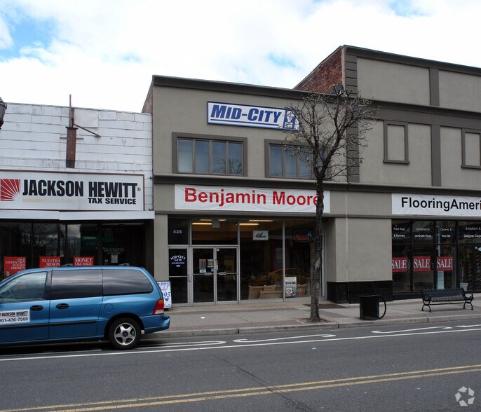 More Photos Of 435-437 Broadway, Bayonne Bank For Lease