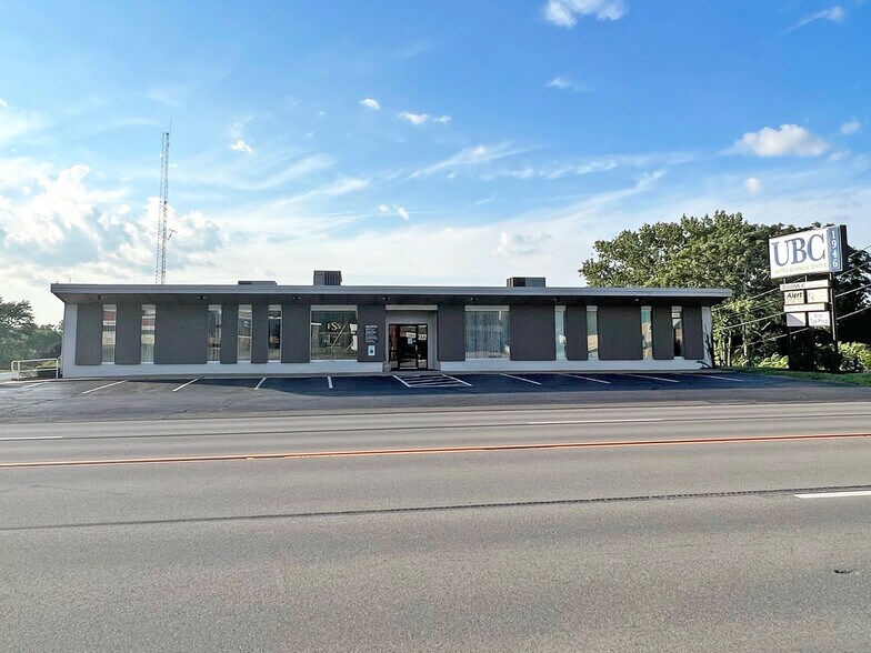 More Photos Of 1946 W 26th St, Erie Office For Lease