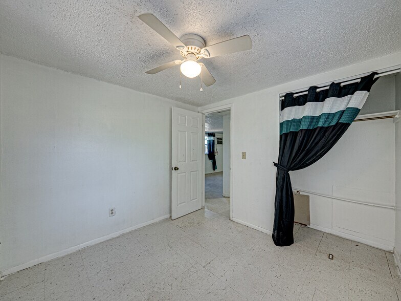More Photos Of 38230 Roosevelt Ave, Dade City Apartments For Sale
