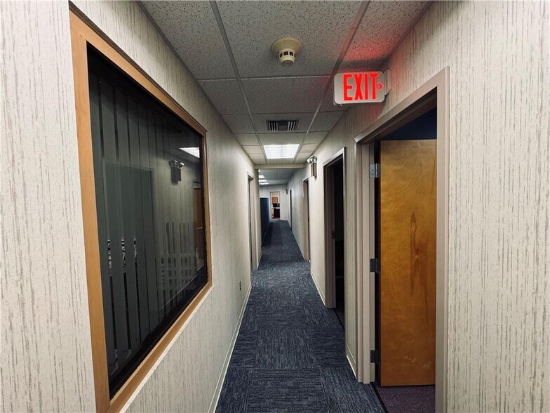 More Photos Of 292 Waterman Ave, Smithfield Office For Sale