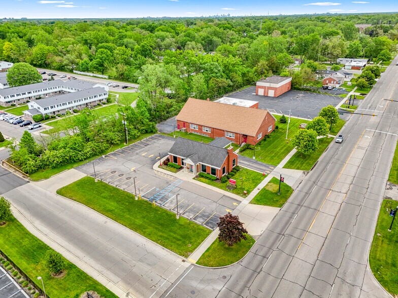 More Photos Of 23700 Goddard Rd, Taylor Bank For Lease