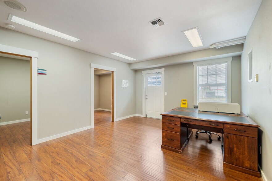 More Photos Of 441-433 30th St, Astoria Healthcare For Lease