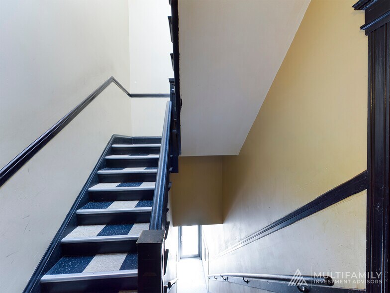 More Photos Of 1601 W Garfield Blvd, Chicago Apartments For Sale