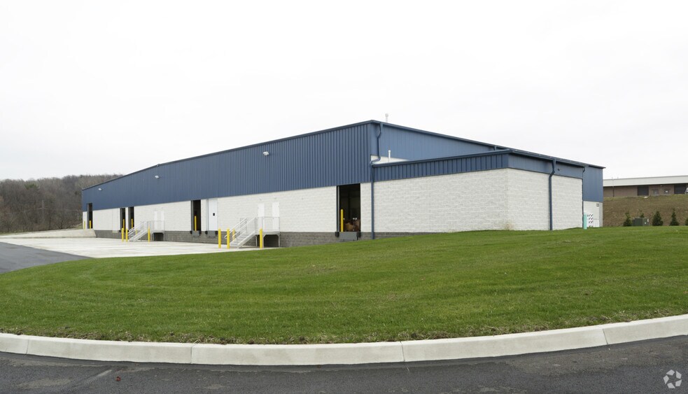 More Photos Of 122 Equity Dr, Greensburg Flex For Lease