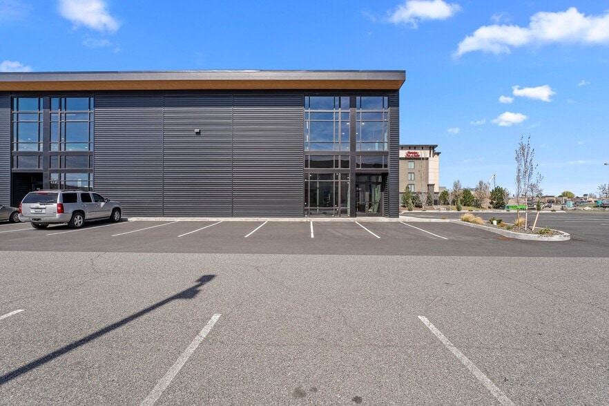 More Photos Of 6902 Rodeo Dr, Pasco Flex For Lease