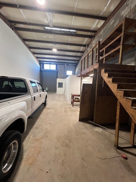 More Photos Of 121 Sykes Ave, Virginia Beach Warehouse For Lease