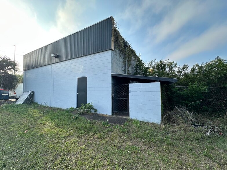 More Photos Of 5541 US Highway 19, New Port Richey Auto Repair For Sale