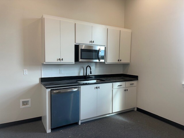 More Photos Of 1010 S Santa Fe Ave, Moore Office For Sale