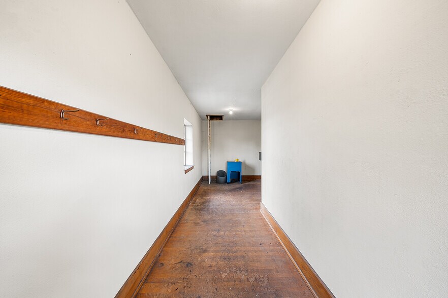 More Photos Of 379 Cherry St, Pottstown Flex For Lease