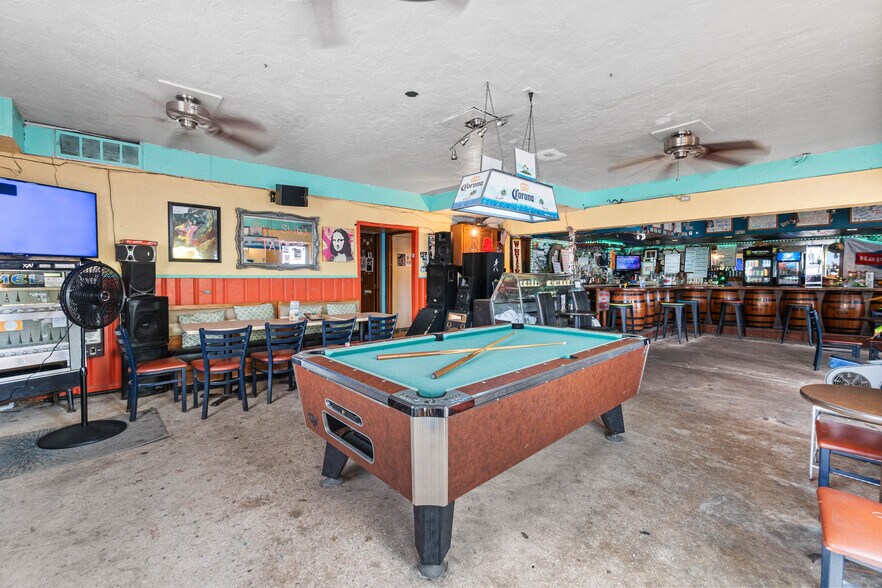 More Photos Of 10 Anastasia Blvd, Saint Augustine Bar For Lease