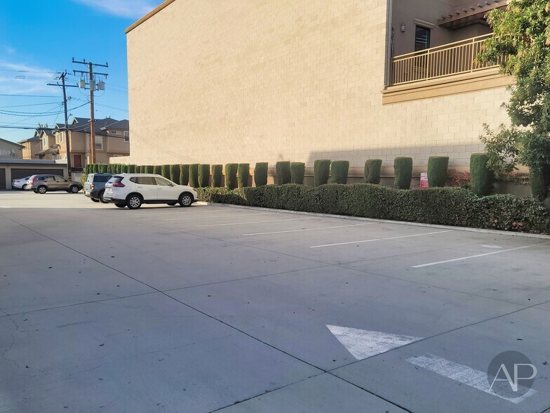 More Photos Of 3772 Katella Ave, Los Alamitos Medical For Lease