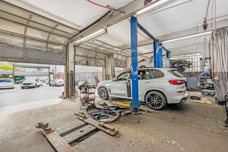 More Photos Of 11704 Sutphin Blvd, Jamaica Auto Repair For Sale