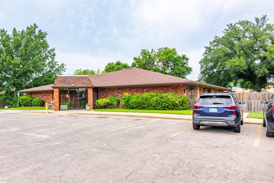 More Photos Of 1720 E Walnut Grove Rd, Derby Daycare Center For Sale