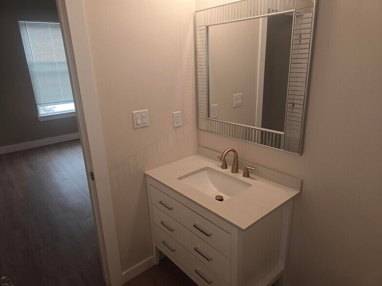 More Photos Of 2122 N Pine St, Wilmington Apartments For Sale