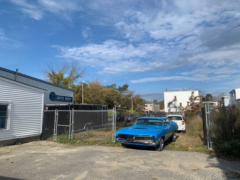 More Photos Of 41R Central St, East Bridgewater Auto Repair For Sale