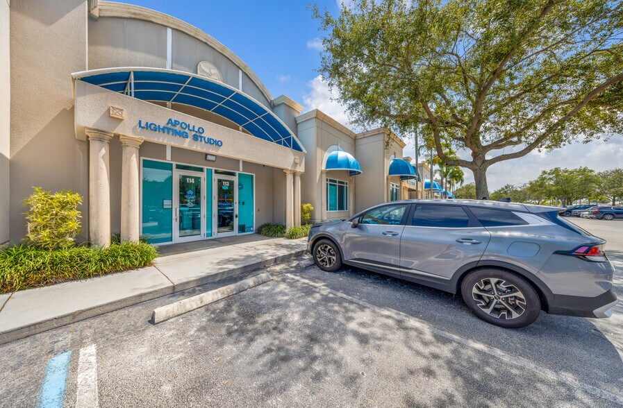 More Photos Of 2860 W State Road 84, Fort Lauderdale Office For Sale