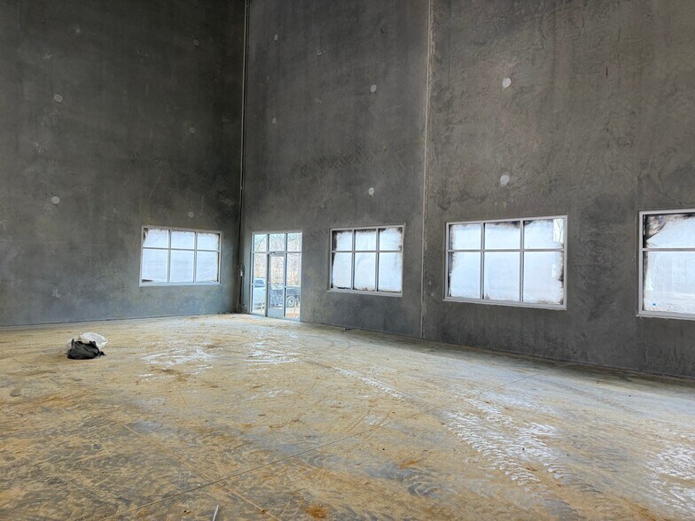 More Photos Of 4550 Cherokee Gateway Blvd, Mc Donald Industrial For Lease