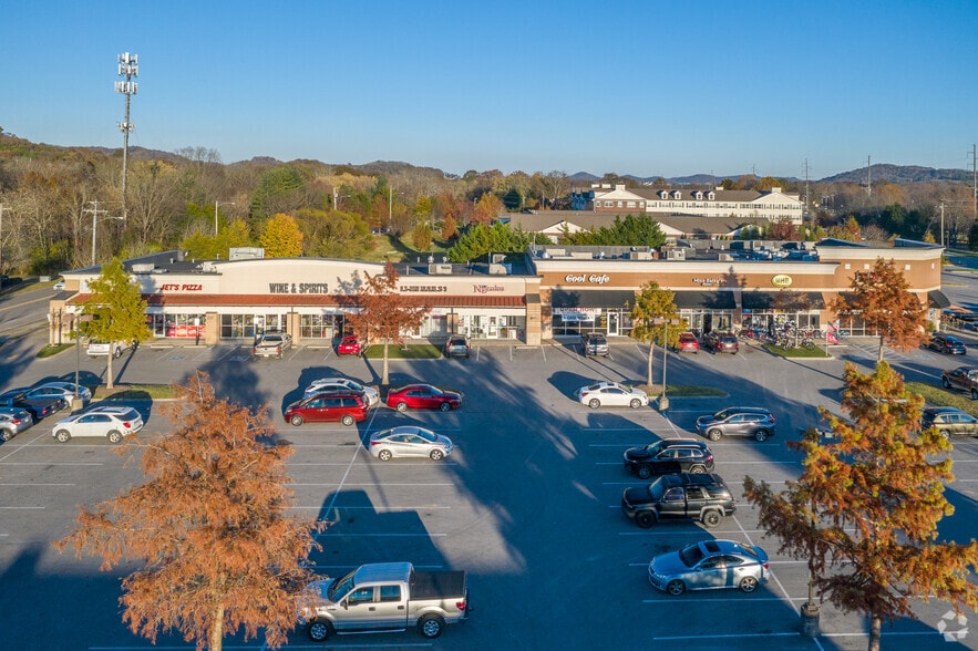 More Photos Of 1110 Hillsboro Rd, Franklin Unknown For Lease