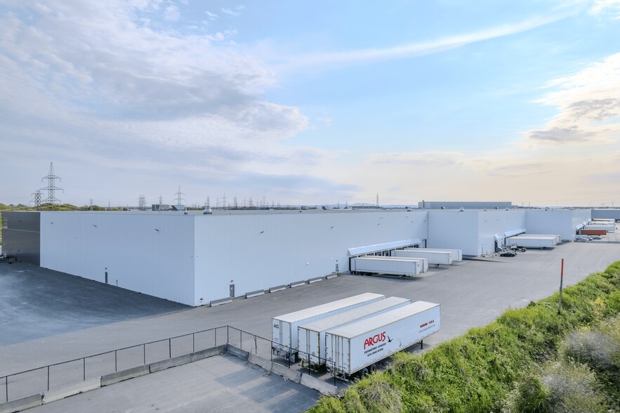 More Photos Of 777 Rue Turnbull, Beauharnois Industrial For Lease