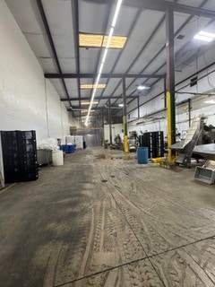 More Photos Of 1000 Lawrence St, Los Angeles Warehouse For Sale