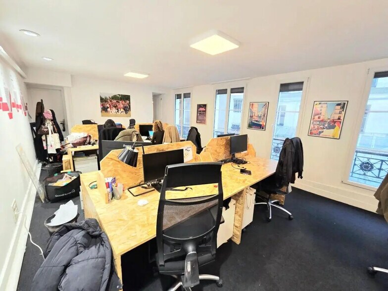 More Photos Of 17 Boulevard Saint-Martin, Paris Apartments For Sale