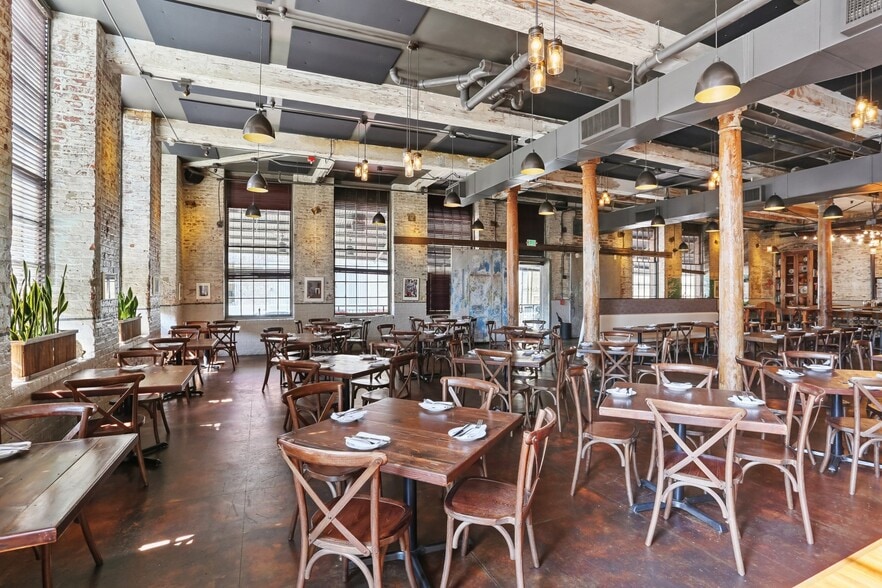 More Photos Of 1051 Annunciation St, New Orleans Restaurant For Sale