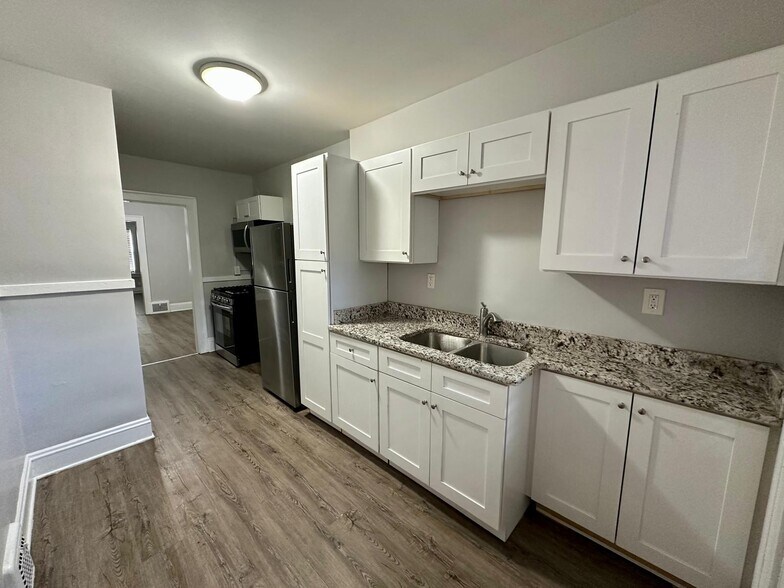 More Photos Of 17020 Madison Ave, Lakewood Flex For Sale