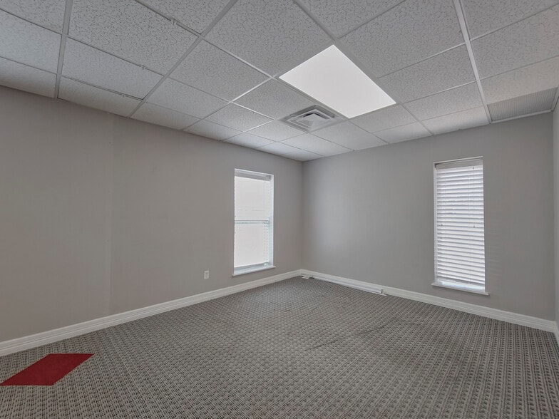 More Photos Of 6001 Nw Expressway, Oklahoma City Office For Sale