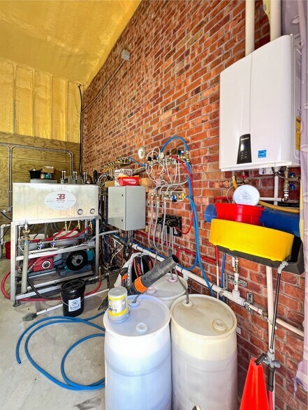More Photos Of 509 1st St, Granite Carwash For Sale