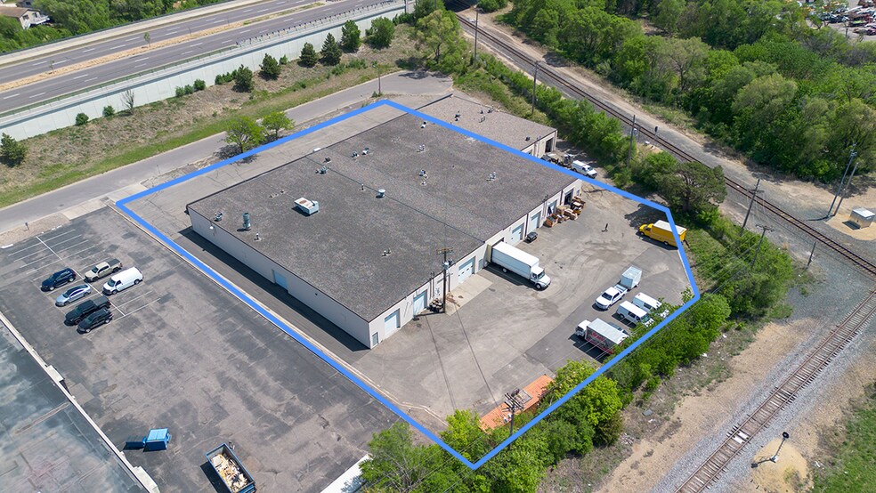 More Photos Of 5211 Lakeland Ave N, Crystal Industrial For Lease