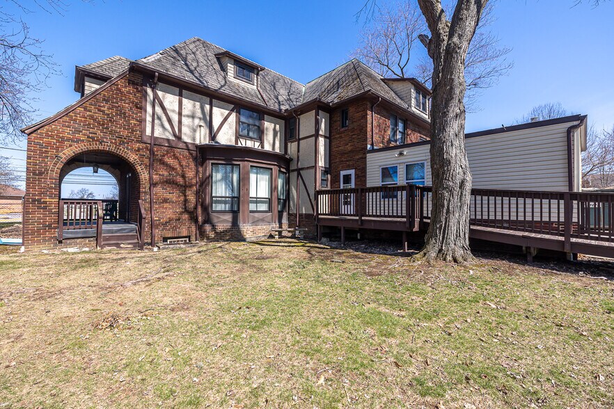 More Photos Of 10000 Granger Rd, Cleveland Assisted Living For Sale