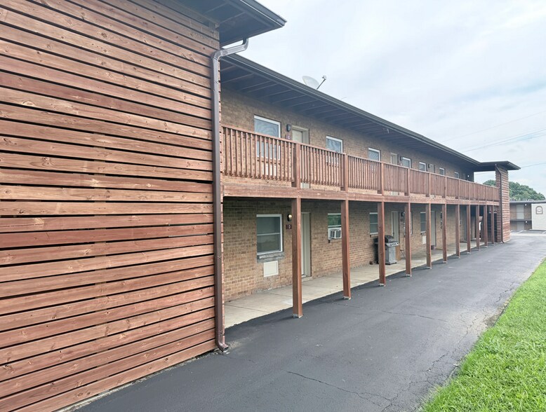 More Photos Of 9639-9640 Diamond Dr, Saint Louis Apartments For Sale