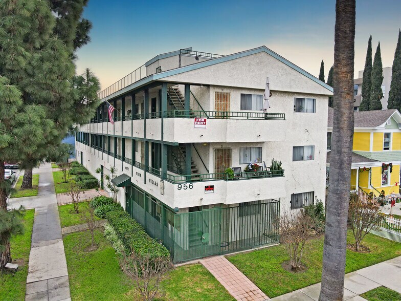 Primary Photo Of 956 Locust Ave, Long Beach Apartments For Sale