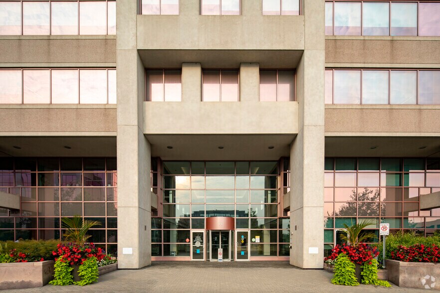 More Photos Of 11 Allstate Pky, Markham Office For Lease