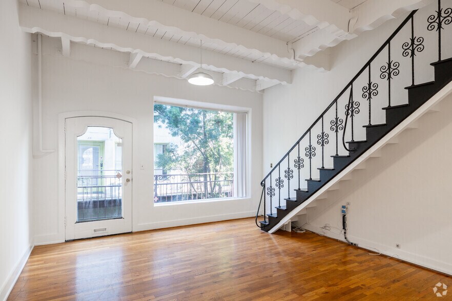 More Photos Of 672 S La Fayette Park Pl, Los Angeles Loft Creative Space For Lease