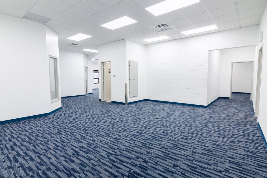 More Photos Of 2710 Lancaster Rd, Ottawa Warehouse For Sale