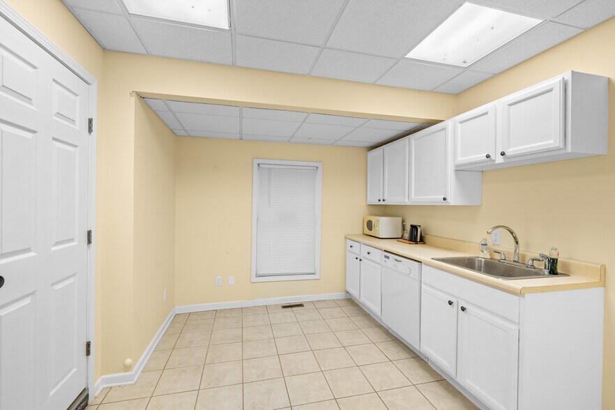 More Photos Of 217 N Washington St, Rome Office For Lease