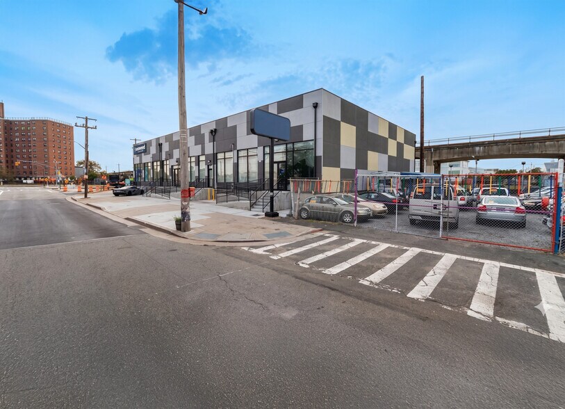 More Photos Of 7317 Beach Channel Dr, Arverne General Retail For Lease