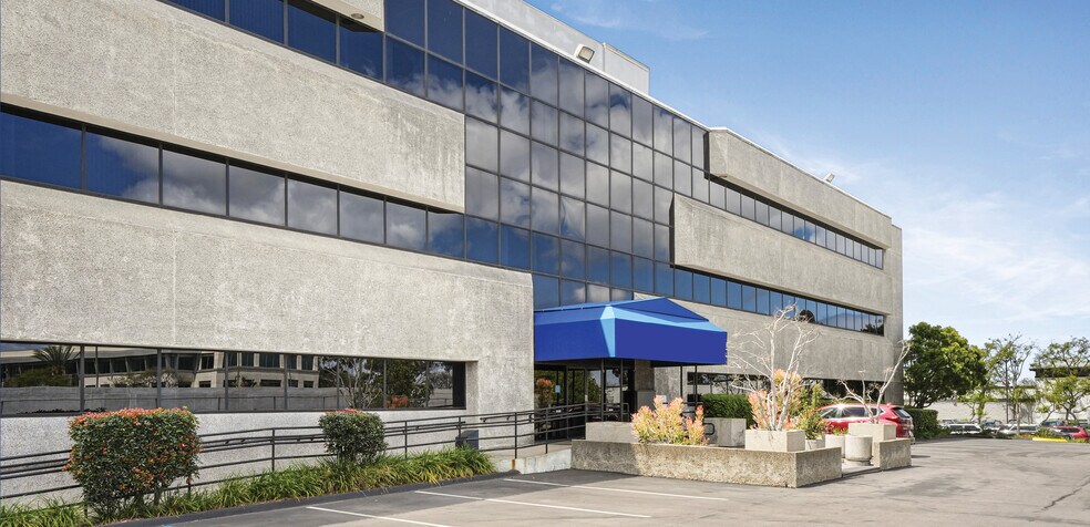 More Photos Of 9918 Hibert St, San Diego Office For Sale