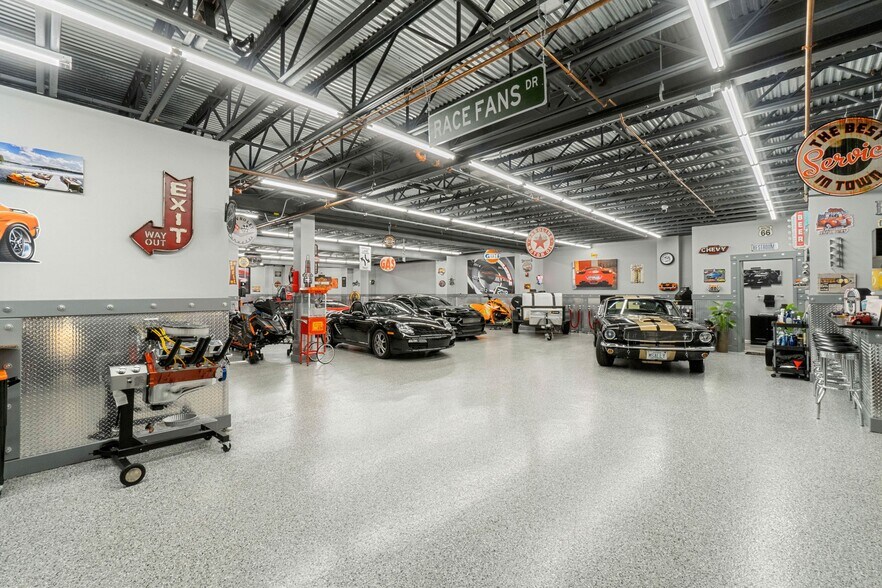 More Photos Of 2302 Turnpike St, North Andover General Retail For Sale