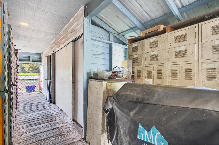 More Photos Of 50316 Columbia River Hwy, Scappoose Restaurant For Sale