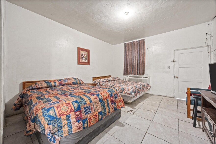 More Photos Of 900 S Union Ave, Bakersfield Hotel For Sale