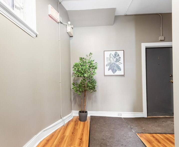 More Photos Of 484-486 Gilmour St, Ottawa Apartments For Sale