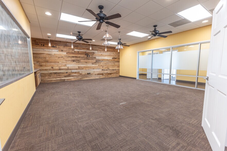 More Photos Of 3401 Southern Trce, The Villages Office For Sale