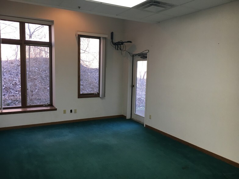 More Photos Of 836 Centennial Way, Lansing Medical For Sale