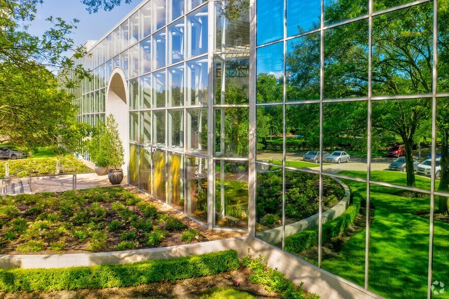 More Photos Of 15810 Park Ten Pl, Houston Office For Lease