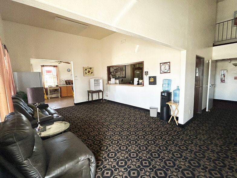 More Photos Of 1025 E 4th St, Ainsworth Hospitality For Sale