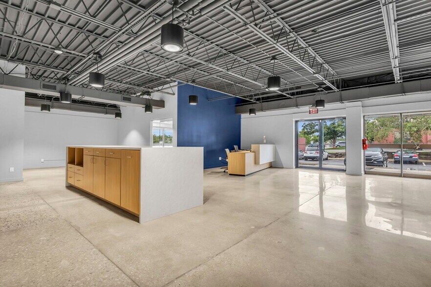 More Photos Of 10580 Barkley St, Overland Park Medical For Sale