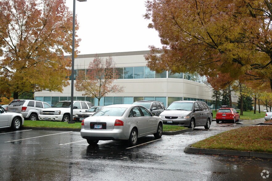 More Photos Of 1550 NW Eastman Pkwy, Gresham Office For Lease